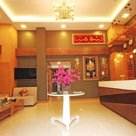 The Hotel Mawtin Yangon Esterno foto