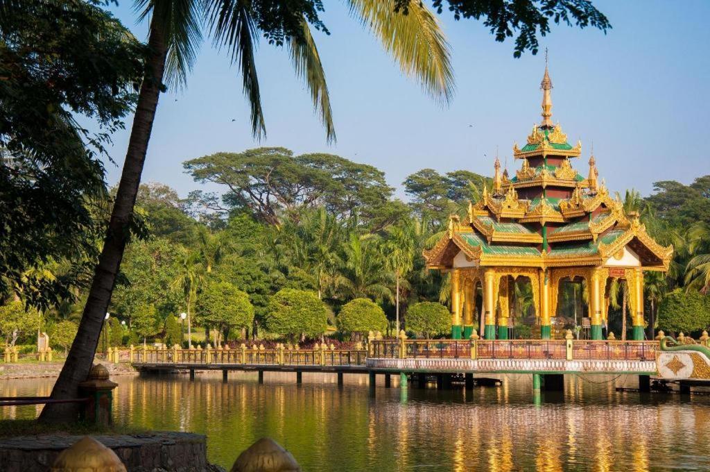 The Hotel Mawtin Yangon Esterno foto